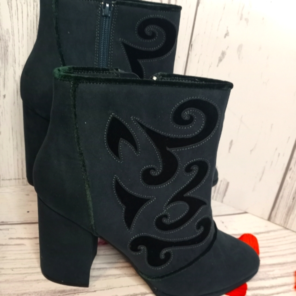 Cloudwalkers Green Avenue Broome Boots/Booties Size: US 10W